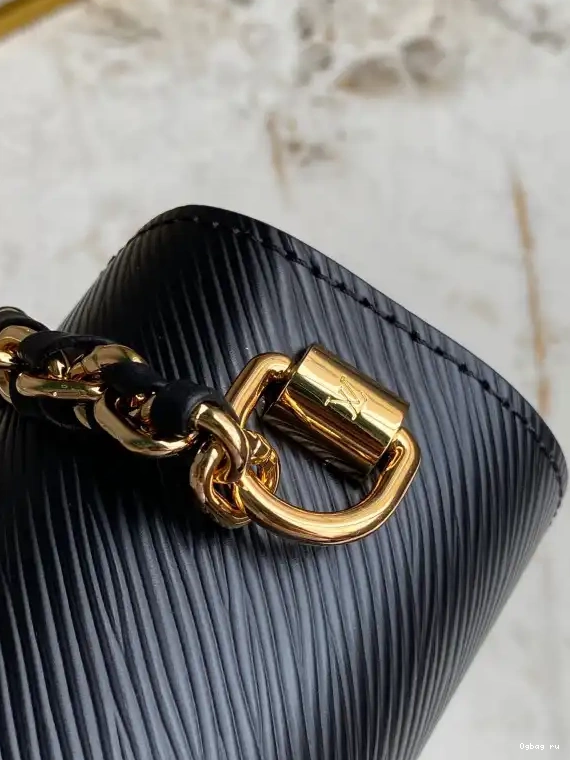 LOUIS VUITTON TWIST MM 0419